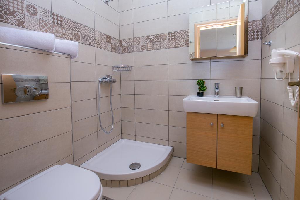 קואינירה Aphrodite Villas מראה חיצוני תמונה